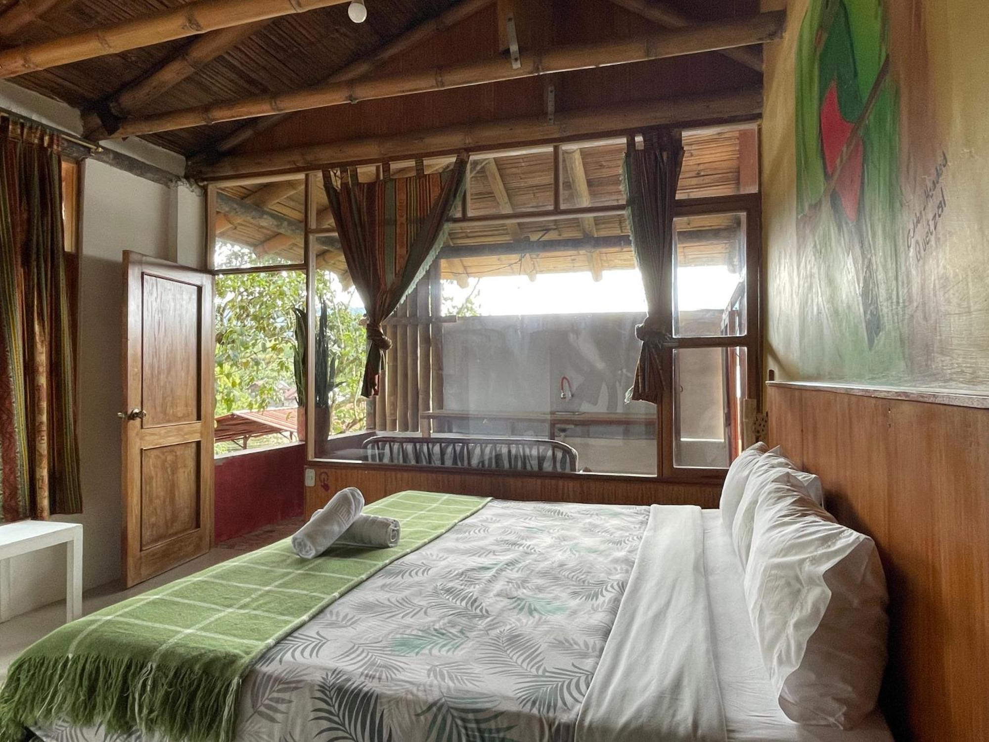 Biohostal Mindo Cloud Forest Екстериор снимка