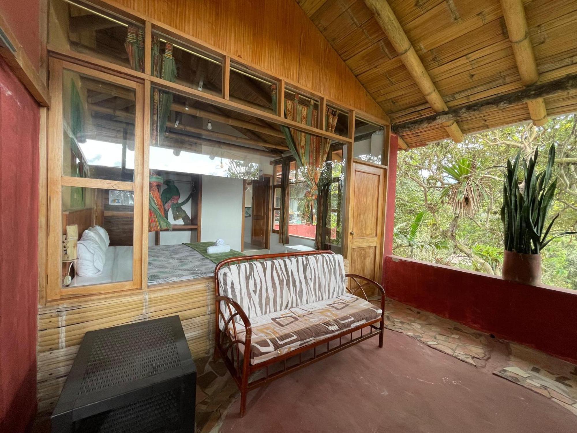 Biohostal Mindo Cloud Forest Екстериор снимка