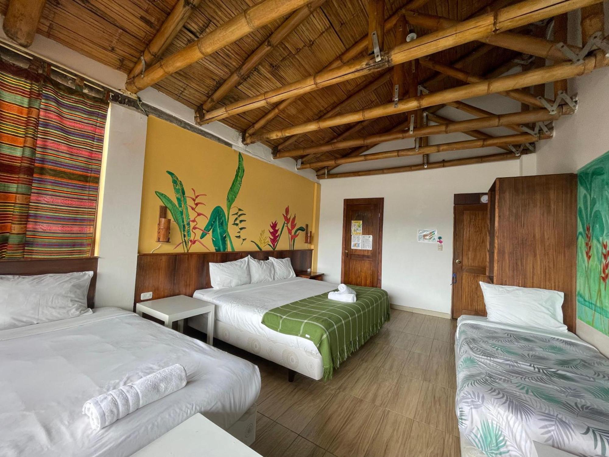 Biohostal Mindo Cloud Forest Екстериор снимка